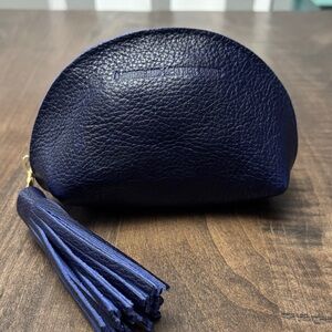 Portland Leather Taco pouch in Colbalt.